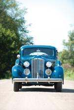 Packard 120 Deluxe Touring Sedan 1937 года